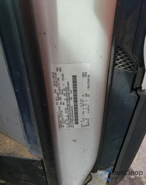 2017 Ford Transit T-250 z USA, uszkodzony, nr VIN 1FTYR2CM7HKA01472